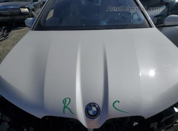 WB523CF08SCT63619 2025 BMW IX White Вид задньої частини салону