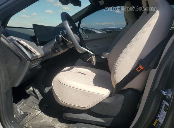 WB523CF08SCT63619 2025 BMW IX White Вид салону спереду