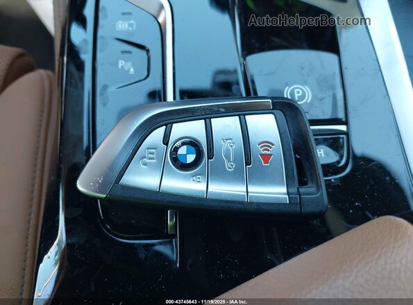 WBA13AG03PCM76871 2023 BMW 5 SERIES Red Dashboard view