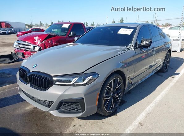 WBA13AG08MCG06075 2021 BMW 5 SERIES Gray წინა მარცხენა ხედი სამი მეოთხედიდან