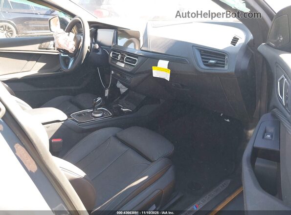 WBA13AL01R7R78117 2024 BMW M2 Gray Vista interior delantera
