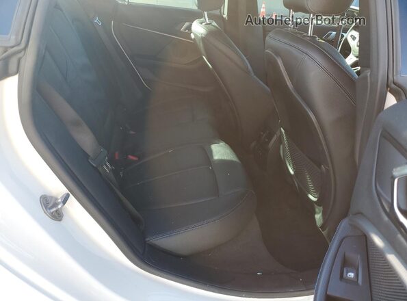 WBA13AL07M7G66301 2021 BMW M2 Белый Вид задних сидений