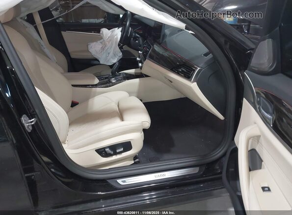 WBA13BJ06MWX29366 2021 BMW 5 SERIES Black Вид салону спереду