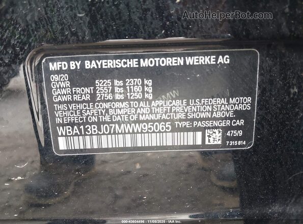 WBA13BJ07MWW95065 2021 BMW 5 SERIES Black Widok komory silnika