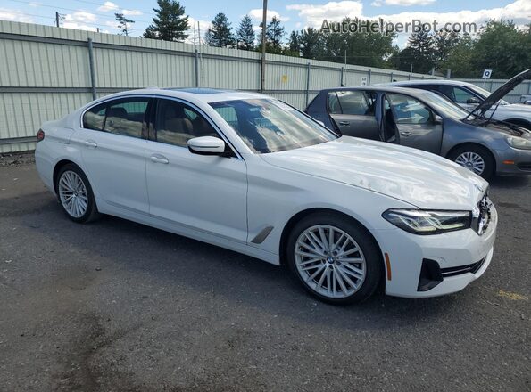 WBA13BJ09MCF80939 2021 BMW 5 SERIES White Delantero derecho
