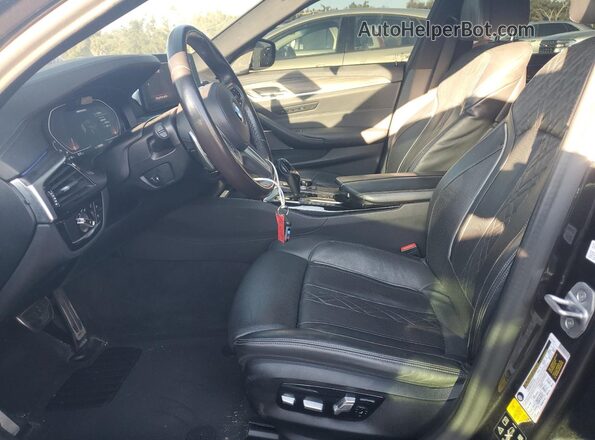 WBA13BK00MCG26690 2021 BMW M5 Gray Widok wnętrza z przodu