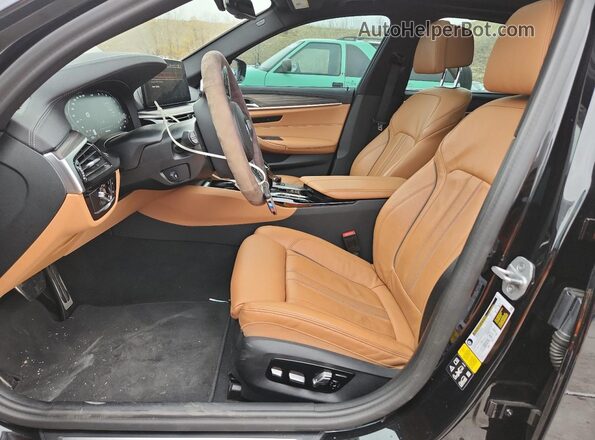 WBA13BK01PCN56117 2023 BMW M5 Black წინა სალონის ხედი