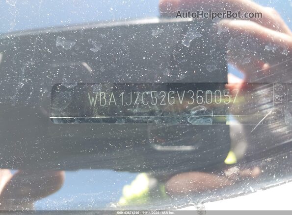 WBA1J7C52GV360057 2016 BMW M2 Black Vista del compartimento del motor