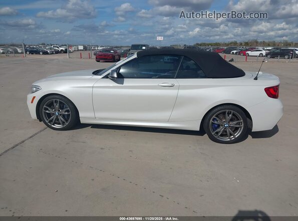 WBA1M1C50GV394468 2016 BMW M2 White Панорамний вид салону 360°