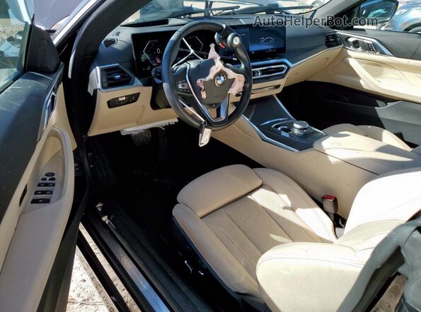 WBA23AT00RCR59361 2024 BMW 4 SERIES Black Առջևի վահանակի տեսք