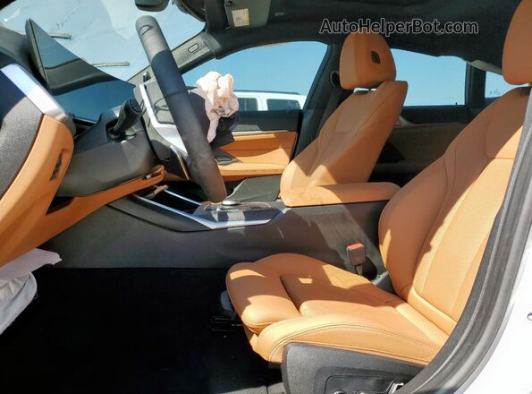 WBA23FB04SFV15161 2025 BMW 4 SERIES Белый Вид салона спереди