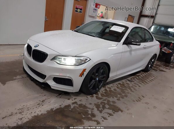 WBA2G1C38HV665496 2017 BMW M2 White Առջևի ձախ երեք քառորդ տեսարան
