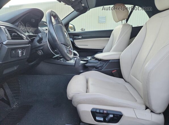 WBA2M9C34HV985647 2017 BMW 2 SERIES Черный Вид салона спереди