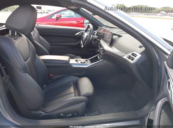 WBA33DB02SCT15972 2025 BMW 4 SERIES Gray Widok wnętrza z przodu