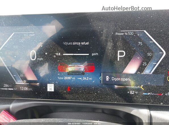 WBA33DB02SCT15972 2025 BMW 4 SERIES Gray Widok tylnych siedzeń