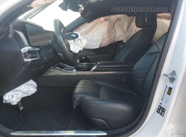 WBA33EH02RCS76226 2024 BMW 7 SERIES White Front interior view