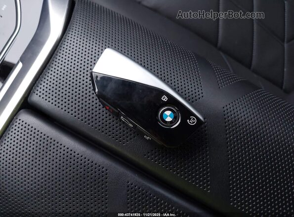 WBA33EJ02PCL11175 2023 BMW 7 SERIES Серый 