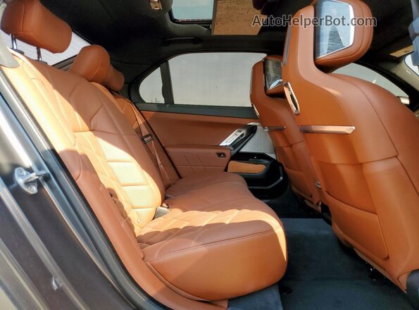 WBA33EJ03PCM74854 2023 BMW 7 SERIES Black Vista de los asientos traseros