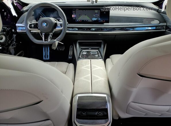 WBA33EJ04RCR42772 2024 BMW 7 SERIES Фиолетовый Вид панели приборов