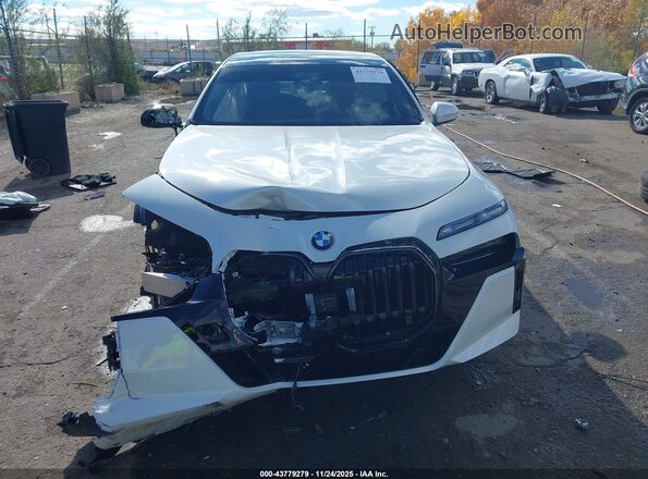 WBA33EJ08SCV55132 2025 BMW 7 SERIES White Вид задньої частини салону
