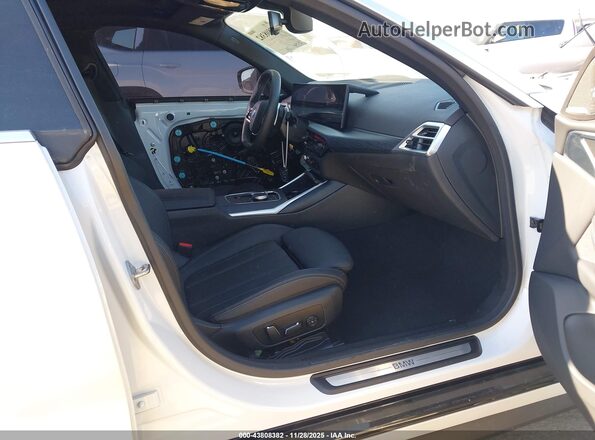 WBA33FB03SFU06517 2025 BMW 4 SERIES White წინა სალონის ხედი
