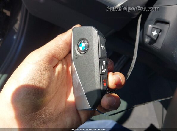 WBA43FJ04SCT58288 2025 BMW 5 SERIES Gray წინა პანელის ხედი