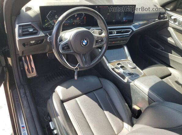 WBA53AP02RCN19228 2024 BMW 4 SERIES Black Vista del salpicadero