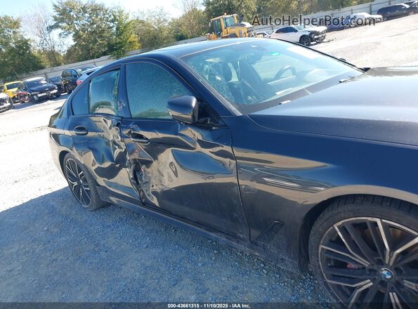 WBA53BH03MCG09861 2021 BMW 5 SERIES Gray Vista frontal