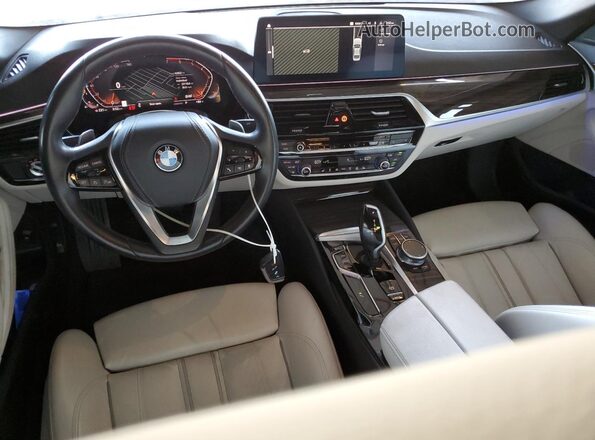 WBA53BH07MCF35926 2021 BMW 5 SERIES White Widok deski rozdzielczej