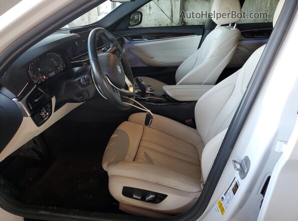 WBA53BH07MCF35926 2021 BMW 5 SERIES White Widok wnętrza z przodu