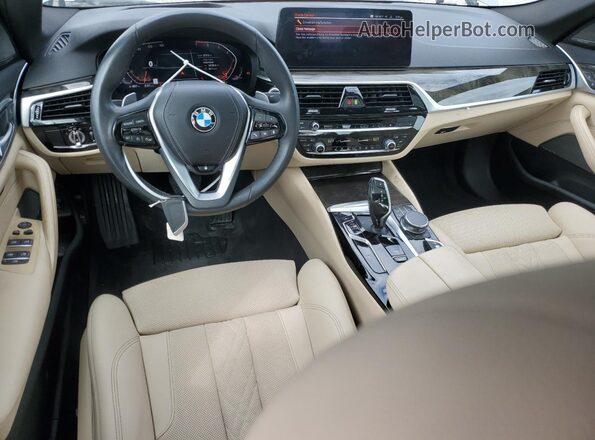 WBA53BH09PWX96510 2023 BMW 5 SERIES Gray Widok deski rozdzielczej