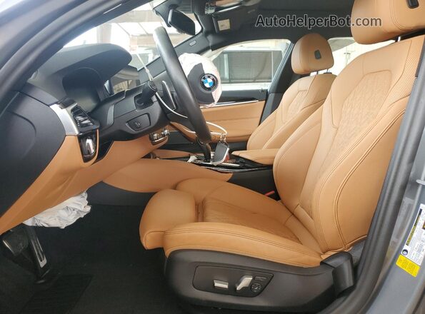 WBA53BJ03PWY21055 2023 BMW 5 SERIES Gray Front interior view