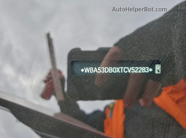 WBA53DB0XTCV52283 2026 BMW 4 SERIES Red ძრავის განყოფილების ხედი