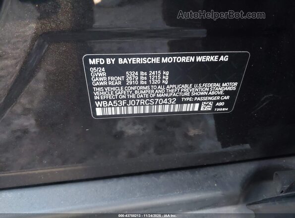 WBA53FJ07RCS70432 2024 BMW 5 SERIES Gray Vista del compartimento del motor