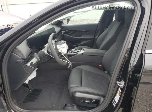WBA53FJ09RCP92771 2024 BMW 5 SERIES Black წინა სალონის ხედი