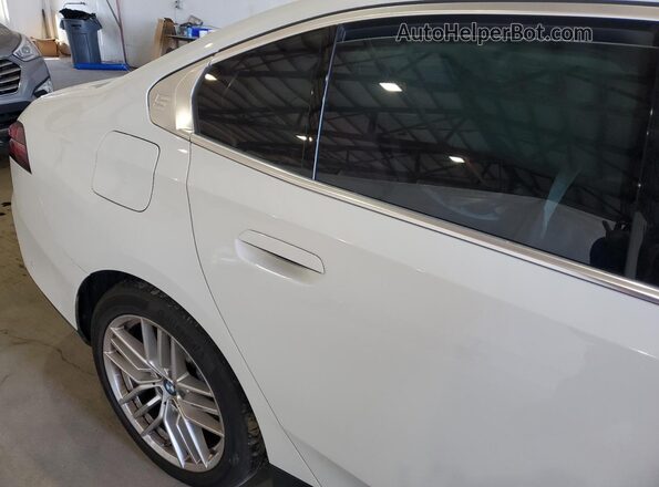 WBA53FJ0XRCP86140 2024 BMW 5 SERIES Белый Вид задних сидений