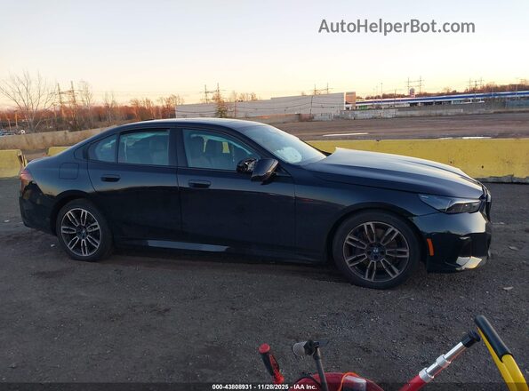 WBA53FJ0XRCT06288 2024 BMW 5 SERIES Black Սալոնի հետևի տեսք