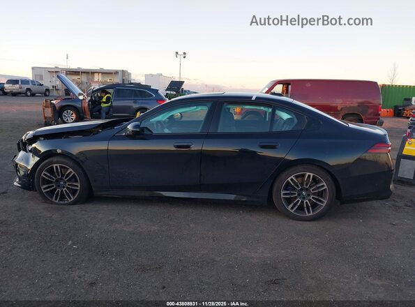 WBA53FJ0XRCT06288 2024 BMW 5 SERIES Black Սալոնի 360 աստիճան տեսք