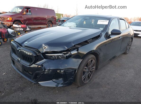 WBA53FJ0XRCT06288 2024 BMW 5 SERIES Black Դիմացի տեսք
