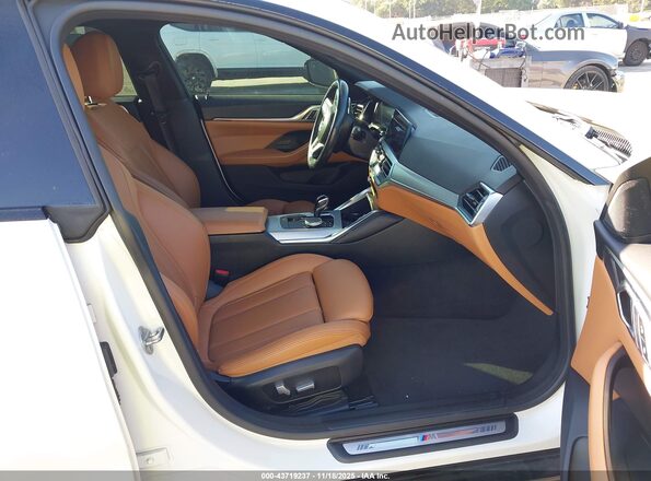 WBA63AV07NFM36846 2022 BMW 4 SERIES White Front interior view