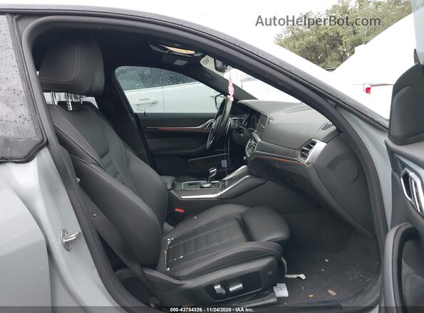 WBA63AV09NFM10409 2022 BMW 4 SERIES Gray Front interior view