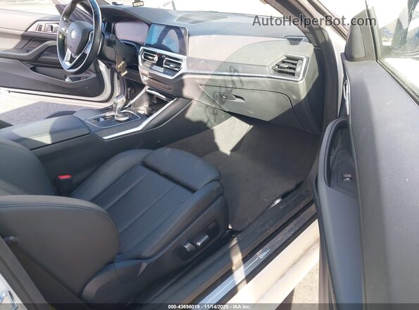 WBA73AP04MCG99509 2021 BMW 4 SERIES White Widok wnętrza z przodu