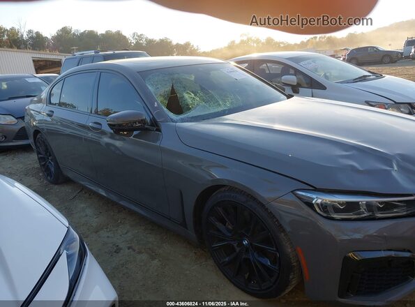 WBA7T2C03LGL17177 2020 BMW 7 SERIES Gray Widok wnętrza z tyłu