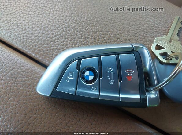 WBA7T2C03LGL17177 2020 BMW 7 SERIES Gray Widok deski rozdzielczej