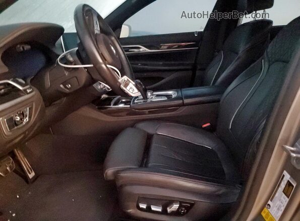 WBA7T2C06MCF00133 2021 BMW 7 SERIES Gray Vista interior delantera