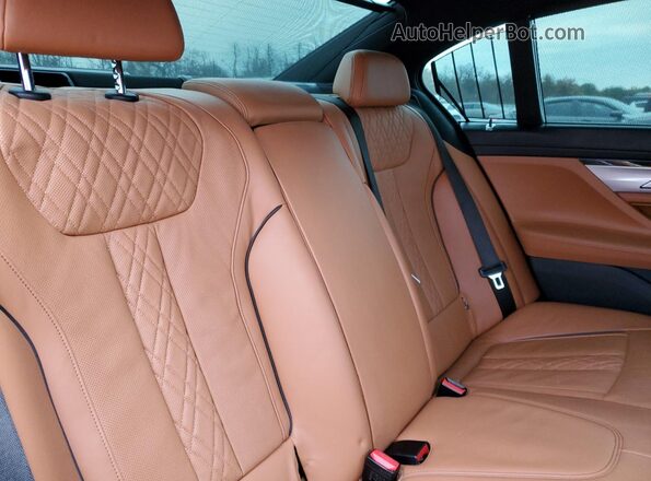 WBA7U2C06NCJ19281 2022 BMW 7 SERIES Gray Вид задніх сидінь