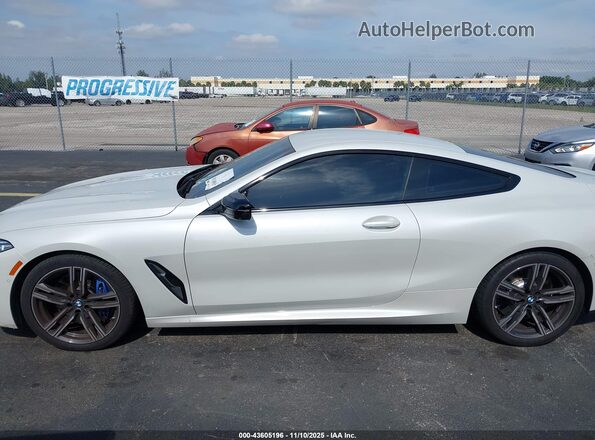 WBAAE2C04PCK62025 2023 BMW 8 SERIES White Панорамний вид салону 360°