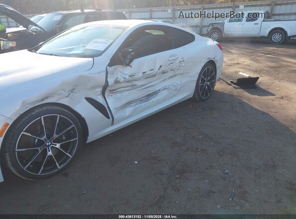 WBAAE4C05RCR08896 2024 BMW 8 SERIES White Vista frontal
