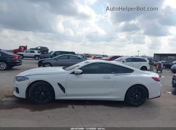 WBABC4C06MCE91813 2021 BMW M8 White 360 interior view