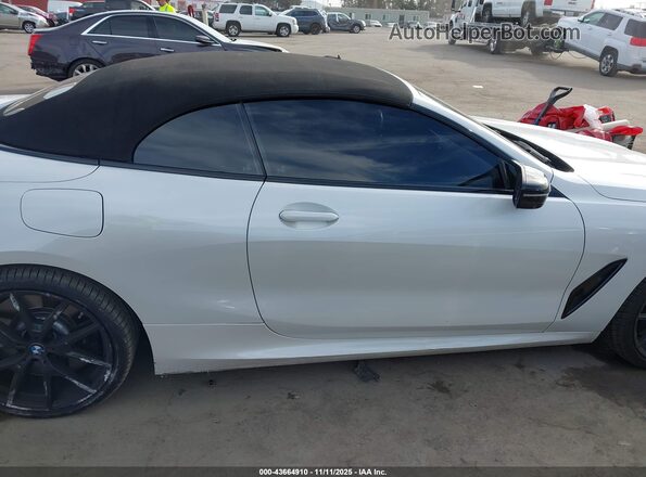 WBAFY4C03RCR19019 2024 BMW M8 Белый Вид задней части салона